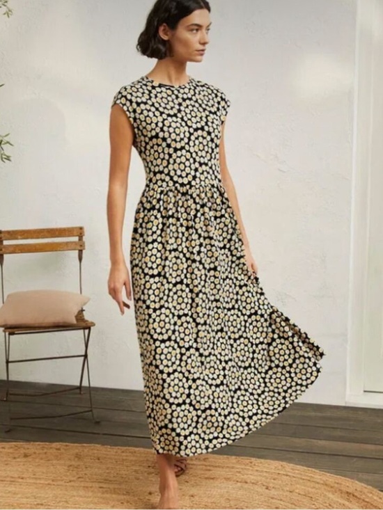 Boden Dresses & Skirts - Boden Black Midi Dress with Cream Daisy Print 8